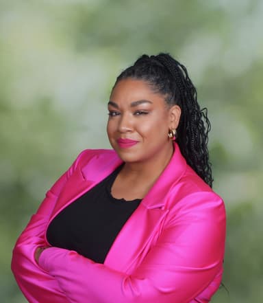 Photo of Chioni R., expert facilitator featured this month.